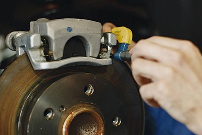 brake caliper weight